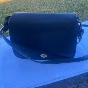 Elegant Black Leather Shoulder Bag